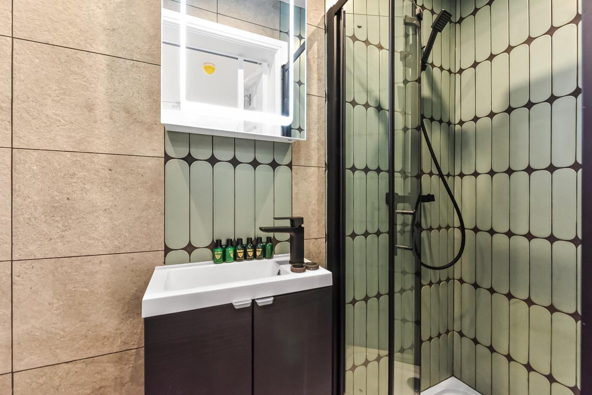 Appartement Sleek & Modern Getaway With Artistic Flair *